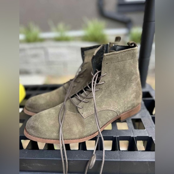 ALDO // Sz 10.5 // BN - Picture 6 of 6